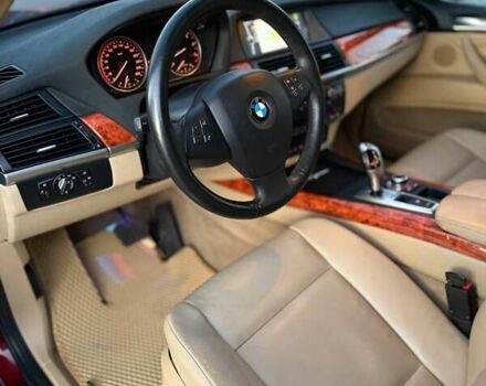 Красный БМВ Х5, объемом двигателя 2.98 л и пробегом 220 тыс. км за 14000 $, фото 7 на Automoto.ua