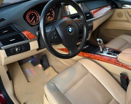 Красный БМВ Х5, объемом двигателя 3 л и пробегом 220 тыс. км за 14000 $, фото 7 на Automoto.ua