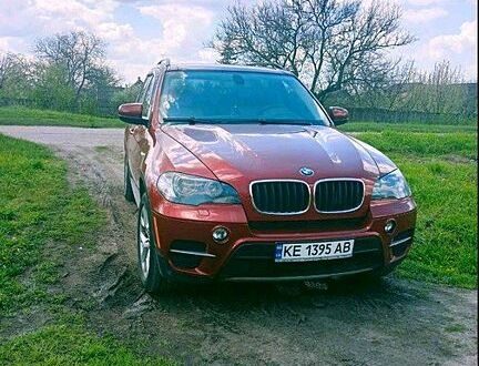 БМВ Х5 2010 в Никополе на Automoto.ua Красный БМВ Х5, объемом двигателя 3 л и пробегом 290 тыс. км за 5000 $, фото 1 на Automoto.ua