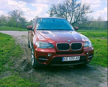 Червоний БМВ Х5, об'ємом двигуна 3 л та пробігом 290 тис. км за 5000 $, фото 1 на Automoto.ua