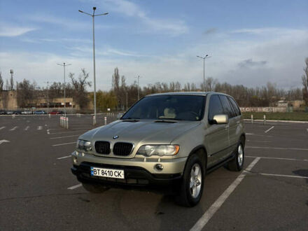 Желтый БМВ Х5, объемом двигателя 3 л и пробегом 380 тыс. км за 8999 $, фото 1 на Automoto.ua