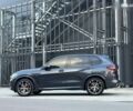 Серый БМВ Х5, объемом двигателя 3 л и пробегом 49 тыс. км за 77800 $, фото 1 на Automoto.ua