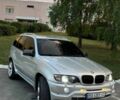 Серый БМВ Х5, объемом двигателя 3 л и пробегом 300 тыс. км за 6701 $, фото 1 на Automoto.ua