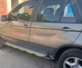 Серый БМВ Х5, объемом двигателя 3 л и пробегом 500 тыс. км за 8000 $, фото 2 на Automoto.ua