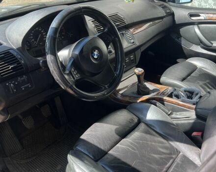 Серый БМВ Х5, объемом двигателя 3 л и пробегом 300 тыс. км за 5500 $, фото 4 на Automoto.ua