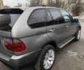 Серый БМВ Х5, объемом двигателя 3 л и пробегом 470 тыс. км за 6000 $, фото 1 на Automoto.ua