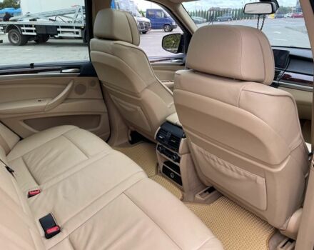 Серый БМВ Х5, объемом двигателя 3 л и пробегом 174 тыс. км за 15500 $, фото 7 на Automoto.ua