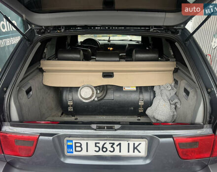 Серый БМВ Х5, объемом двигателя 4.4 л и пробегом 269 тыс. км за 6700 $, фото 13 на Automoto.ua