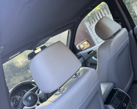 Серый БМВ Х5, объемом двигателя 4.4 л и пробегом 250 тыс. км за 7700 $, фото 10 на Automoto.ua