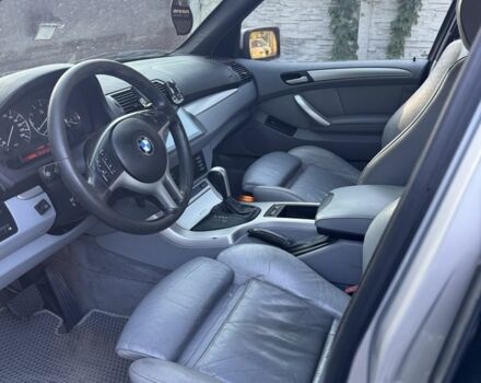 Серый БМВ Х5, объемом двигателя 4.4 л и пробегом 250 тыс. км за 7700 $, фото 13 на Automoto.ua