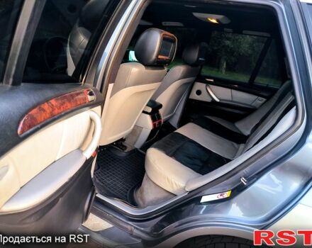 Серый БМВ Х5, объемом двигателя 4.4 л и пробегом 234 тыс. км за 7200 $, фото 11 на Automoto.ua