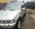 Серый БМВ Х5, объемом двигателя 4.4 л и пробегом 282 тыс. км за 6400 $, фото 1 на Automoto.ua