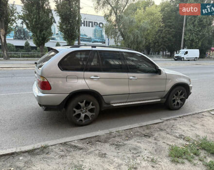 Серый БМВ Х5, объемом двигателя 4.4 л и пробегом 250 тыс. км за 8000 $, фото 1 на Automoto.ua