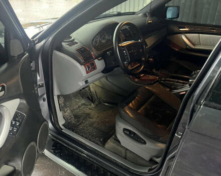 Серый БМВ Х5, объемом двигателя 4.4 л и пробегом 269 тыс. км за 6700 $, фото 9 на Automoto.ua