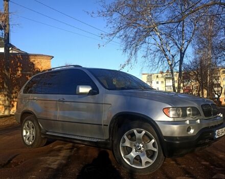 Серый БМВ Х5, объемом двигателя 4.4 л и пробегом 300 тыс. км за 7200 $, фото 5 на Automoto.ua