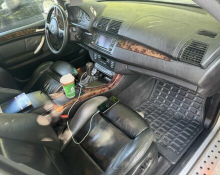Серый БМВ Х5, объемом двигателя 3 л и пробегом 300 тыс. км за 5800 $, фото 7 на Automoto.ua