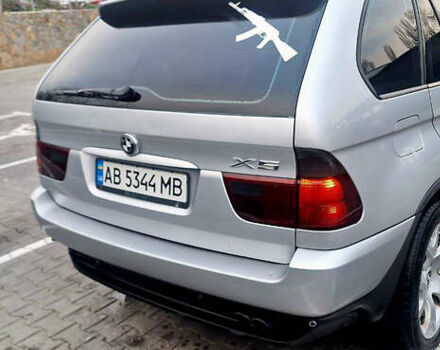 Серый БМВ Х5, объемом двигателя 4.4 л и пробегом 330 тыс. км за 8000 $, фото 3 на Automoto.ua