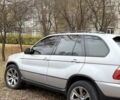 Серый БМВ Х5, объемом двигателя 4.4 л и пробегом 451 тыс. км за 6000 $, фото 1 на Automoto.ua