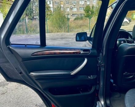 Серый БМВ Х5, объемом двигателя 3 л и пробегом 355 тыс. км за 6000 $, фото 6 на Automoto.ua