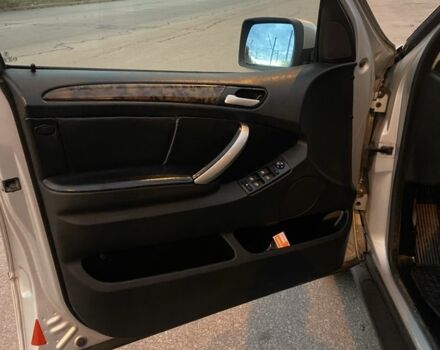 Серый БМВ Х5, объемом двигателя 3 л и пробегом 345 тыс. км за 6100 $, фото 7 на Automoto.ua