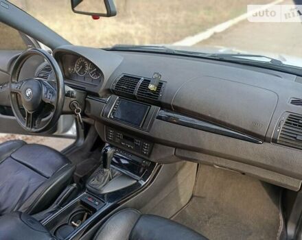 Серый БМВ Х5, объемом двигателя 3 л и пробегом 380 тыс. км за 10600 $, фото 28 на Automoto.ua