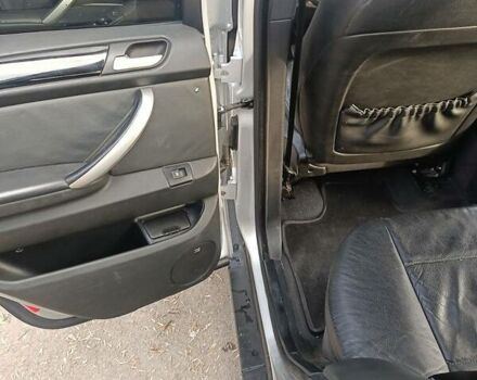 Серый БМВ Х5, объемом двигателя 3 л и пробегом 380 тыс. км за 10600 $, фото 17 на Automoto.ua