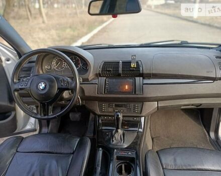 Серый БМВ Х5, объемом двигателя 3 л и пробегом 380 тыс. км за 10600 $, фото 27 на Automoto.ua