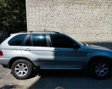 Серый БМВ Х5, объемом двигателя 3 л и пробегом 350 тыс. км за 4500 $, фото 1 на Automoto.ua