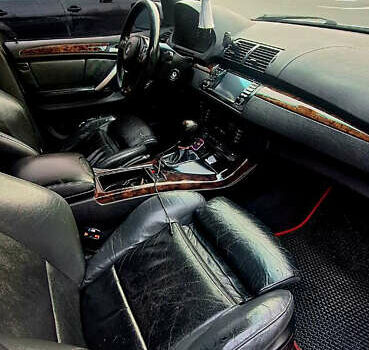 Серый БМВ Х5, объемом двигателя 4.4 л и пробегом 330 тыс. км за 8000 $, фото 7 на Automoto.ua