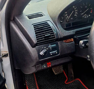 Серый БМВ Х5, объемом двигателя 4.4 л и пробегом 330 тыс. км за 8000 $, фото 13 на Automoto.ua