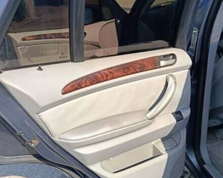 Серый БМВ Х5, объемом двигателя 3 л и пробегом 432 тыс. км за 8500 $, фото 25 на Automoto.ua