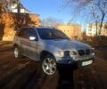 Серый БМВ Х5, объемом двигателя 4.4 л и пробегом 300 тыс. км за 7200 $, фото 3 на Automoto.ua