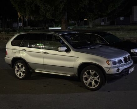 Серый БМВ Х5, объемом двигателя 3 л и пробегом 300 тыс. км за 5800 $, фото 2 на Automoto.ua