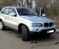 Серый БМВ Х5, объемом двигателя 3 л и пробегом 380 тыс. км за 10600 $, фото 1 на Automoto.ua