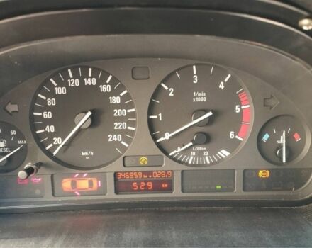 Серый БМВ Х5, объемом двигателя 3 л и пробегом 350 тыс. км за 4500 $, фото 5 на Automoto.ua