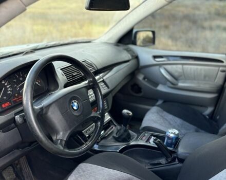Серый БМВ Х5, объемом двигателя 3 л и пробегом 200 тыс. км за 4600 $, фото 6 на Automoto.ua