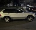 Серый БМВ Х5, объемом двигателя 3 л и пробегом 300 тыс. км за 5800 $, фото 1 на Automoto.ua