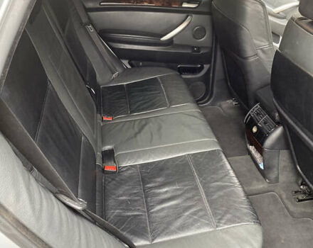 Сірий БМВ Х5, об'ємом двигуна 4.4 л та пробігом 217 тис. км за 8000 $, фото 7 на Automoto.ua