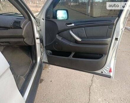 Серый БМВ Х5, объемом двигателя 3 л и пробегом 380 тыс. км за 10600 $, фото 13 на Automoto.ua