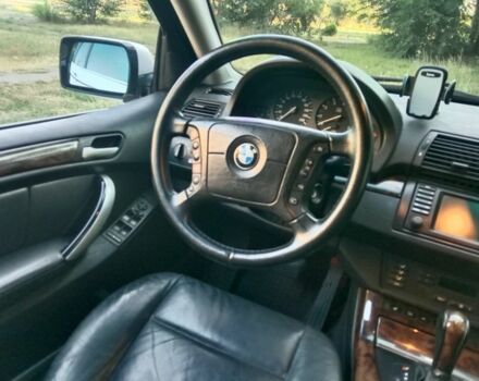 Серый БМВ Х5, объемом двигателя 4.4 л и пробегом 400 тыс. км за 6500 $, фото 5 на Automoto.ua