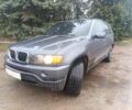 Серый БМВ Х5, объемом двигателя 3 л и пробегом 300 тыс. км за 4700 $, фото 1 на Automoto.ua
