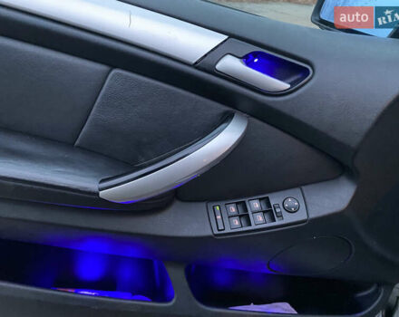 Серый БМВ Х5, объемом двигателя 3 л и пробегом 330 тыс. км за 4799 $, фото 25 на Automoto.ua