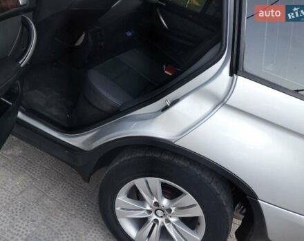 Серый БМВ Х5, объемом двигателя 3 л и пробегом 257 тыс. км за 5400 $, фото 1 на Automoto.ua