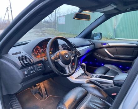 Серый БМВ Х5, объемом двигателя 3 л и пробегом 330 тыс. км за 4799 $, фото 13 на Automoto.ua