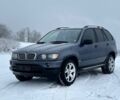 Серый БМВ Х5, объемом двигателя 3 л и пробегом 300 тыс. км за 6000 $, фото 1 на Automoto.ua