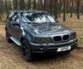 Серый БМВ Х5, объемом двигателя 3 л и пробегом 440 тыс. км за 8100 $, фото 1 на Automoto.ua