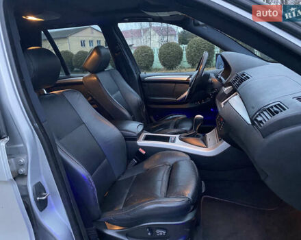 Серый БМВ Х5, объемом двигателя 3 л и пробегом 330 тыс. км за 4799 $, фото 20 на Automoto.ua