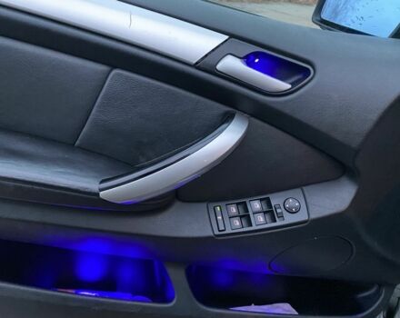 Серый БМВ Х5, объемом двигателя 3 л и пробегом 330 тыс. км за 4799 $, фото 21 на Automoto.ua