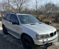 Серый БМВ Х5, объемом двигателя 3 л и пробегом 250 тыс. км за 4500 $, фото 1 на Automoto.ua