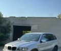 Серый БМВ Х5, объемом двигателя 3 л и пробегом 450 тыс. км за 4000 $, фото 2 на Automoto.ua